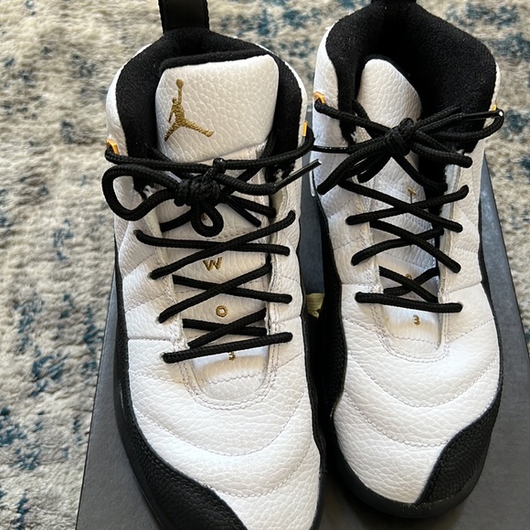 Jordan Retro 12 - Picture 2 of 5